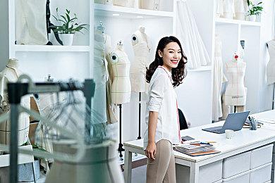 “讲究哥”开箱Steam Deck 试玩《艾尔登法环》等3A大作